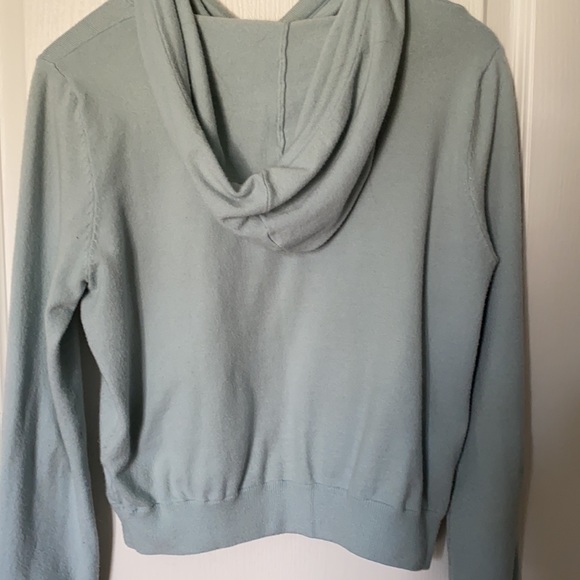 Forever 21 Light Sweater - Picture 4 of 4